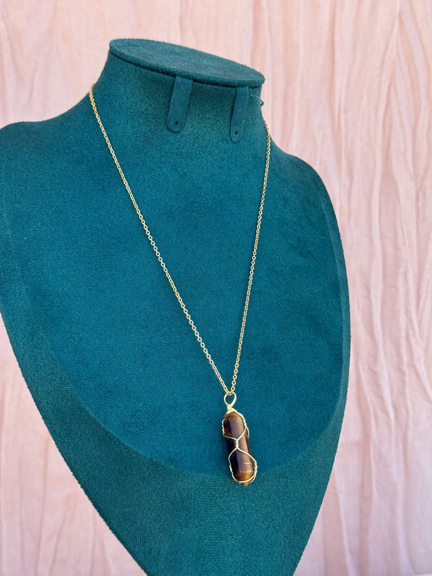 Colar Dourado Aço Inoxidável com Cristal Castanho