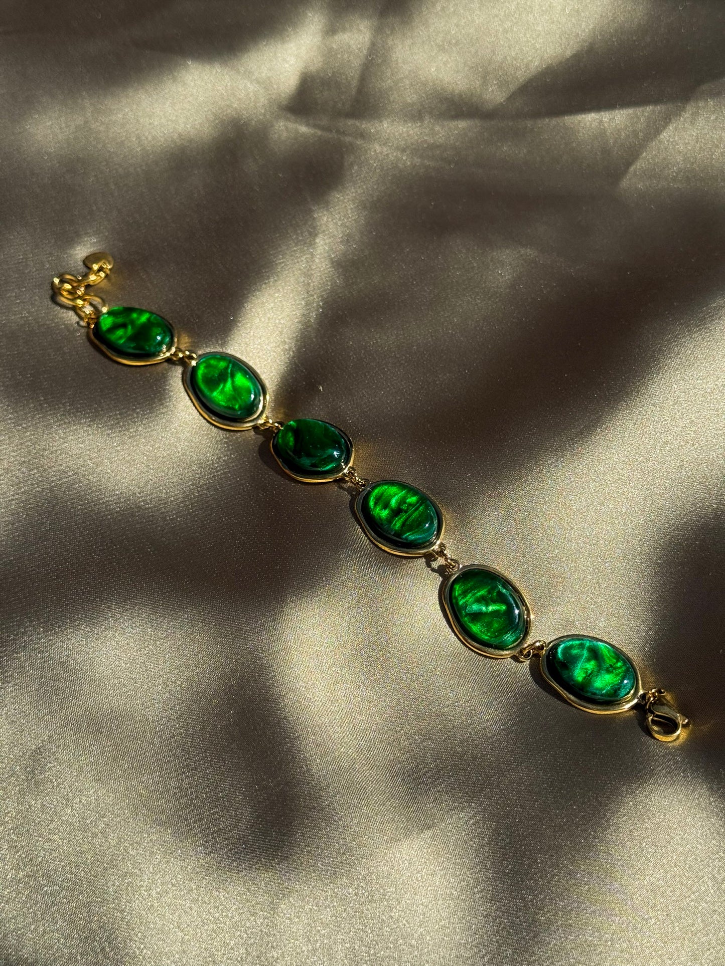 Pulseira Dourada Aço Inoxidável com Pedras Verdes