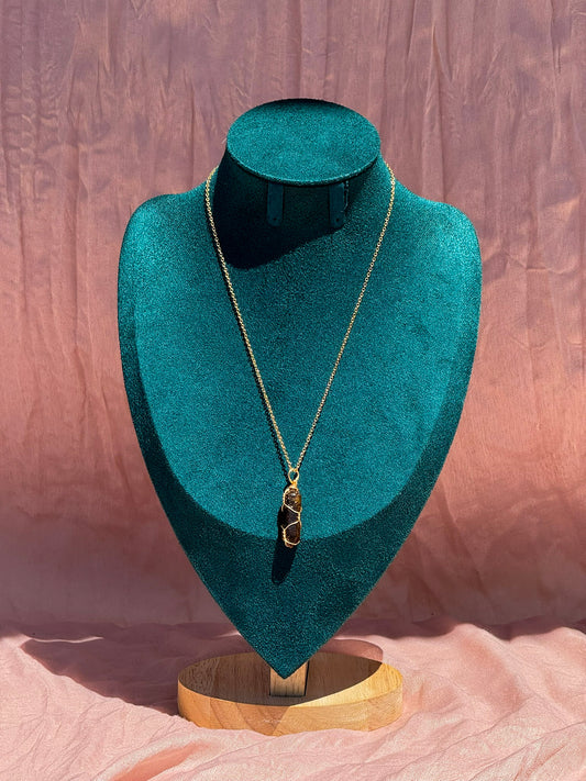 Colar Dourado Aço Inoxidável com Cristal Castanho