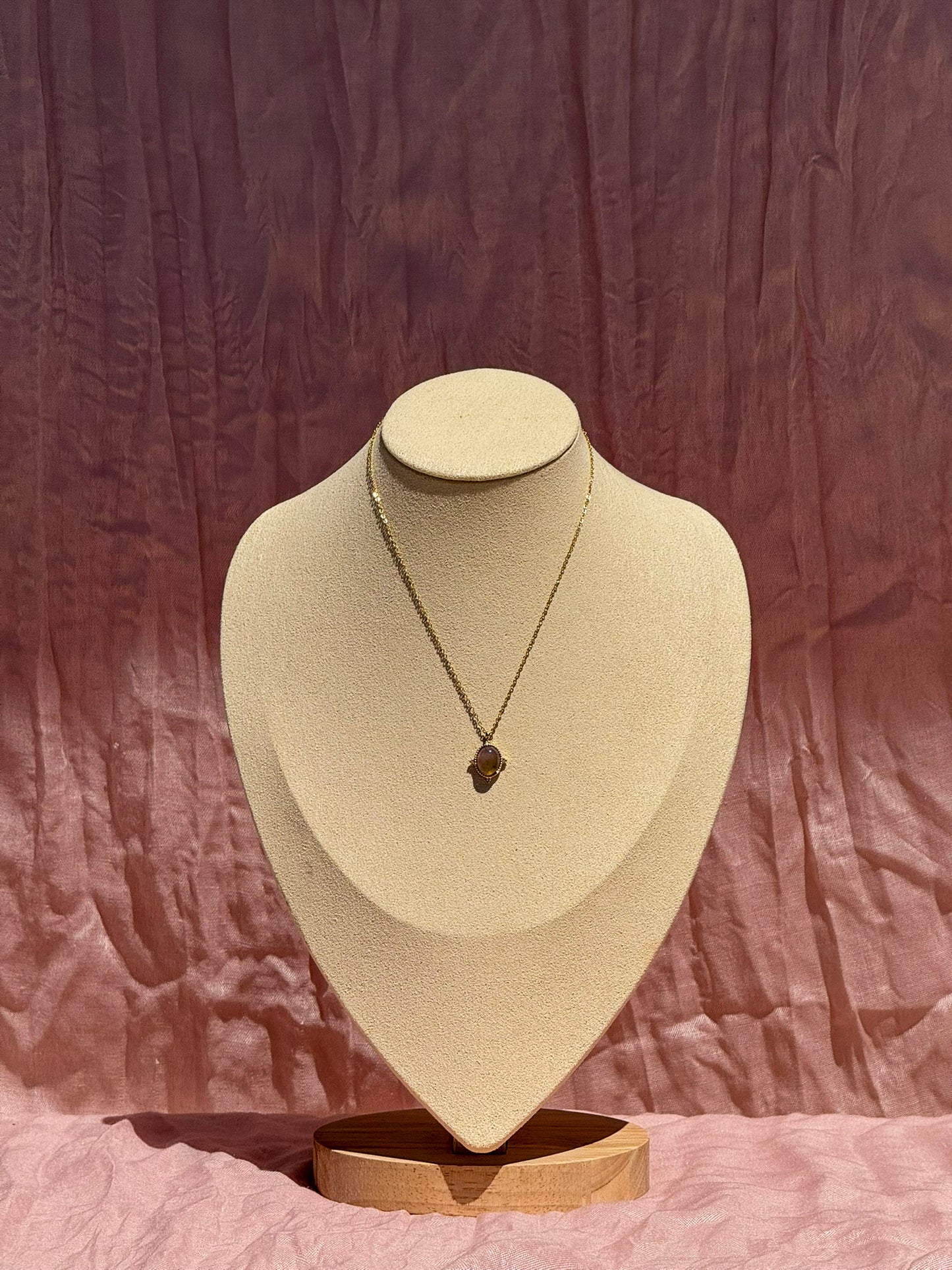 Colar Dourado Aço Inoxidável com Olho de Tigre