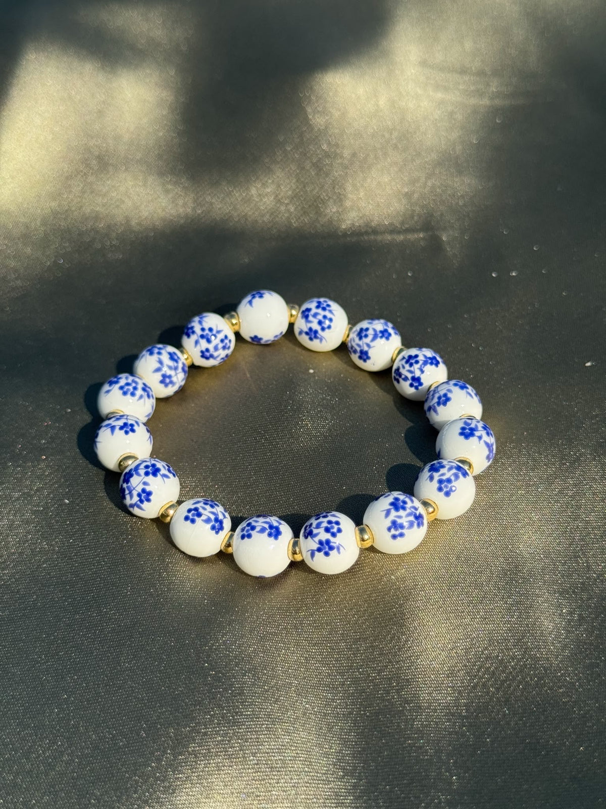 Pulseira de Bolas com Detalhes Portugueses