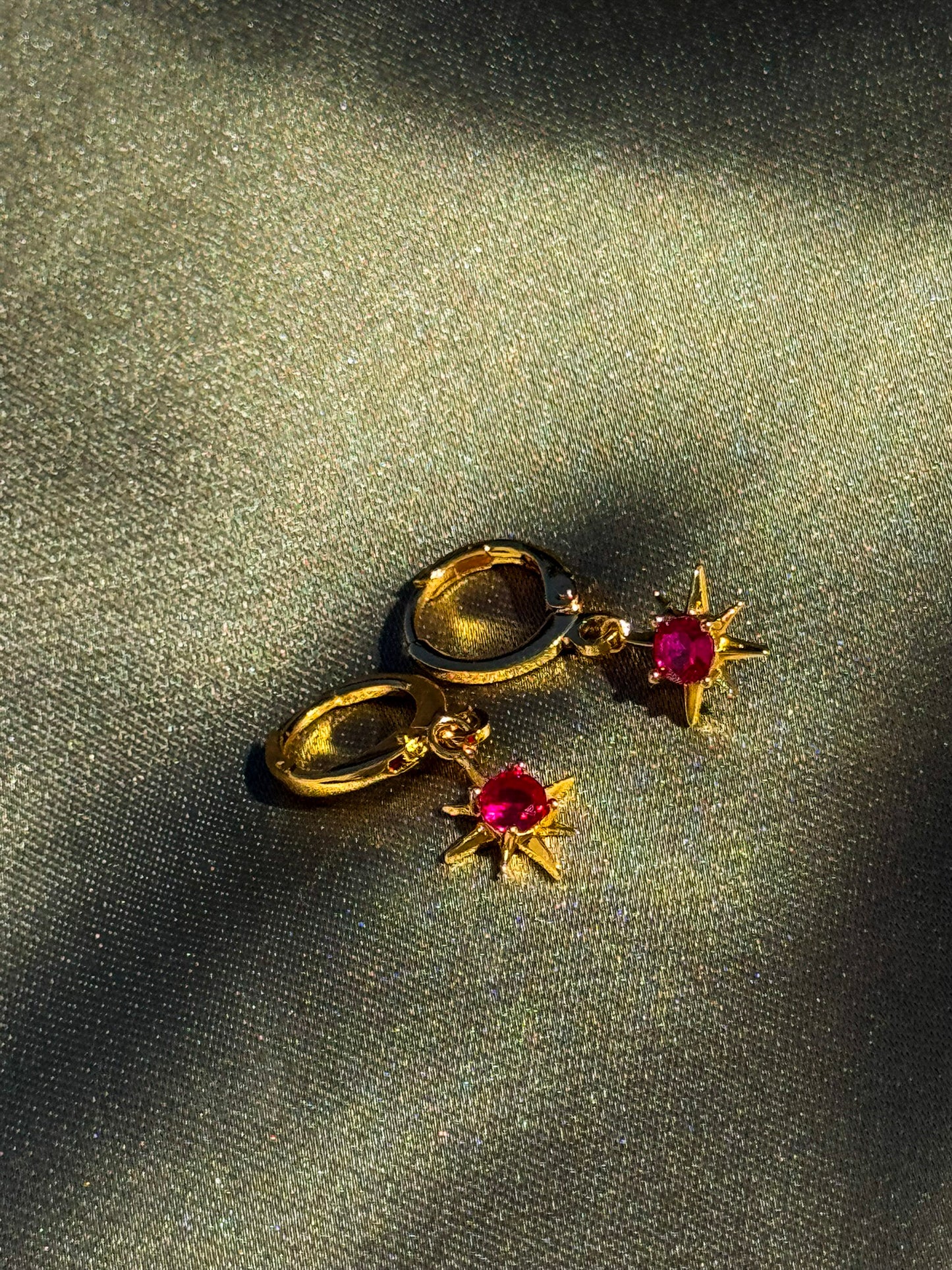 Brincos Dourados Aço Inoxidável Cristal Ruby