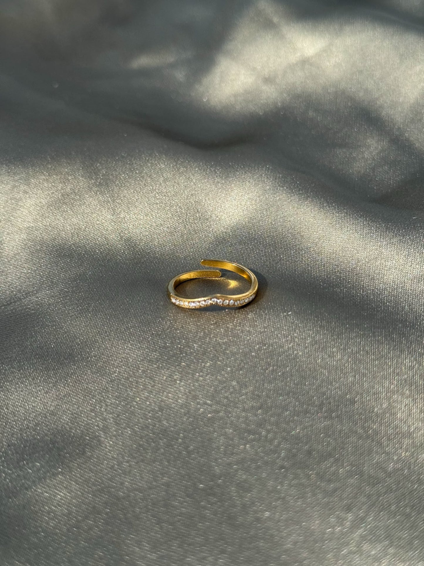 Anel Dourado Aço Inoxidável Elegante