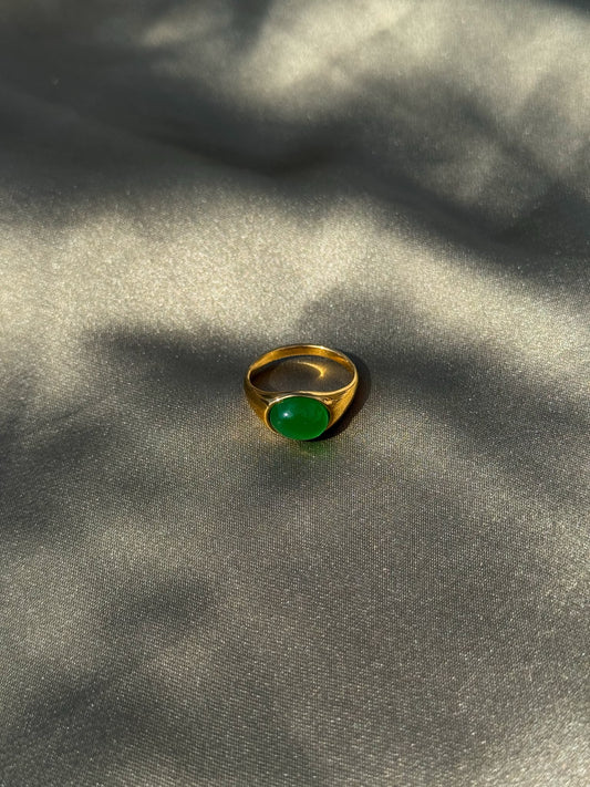 Anel Dourado Aço Inoxidável com Pedra Oval Verde