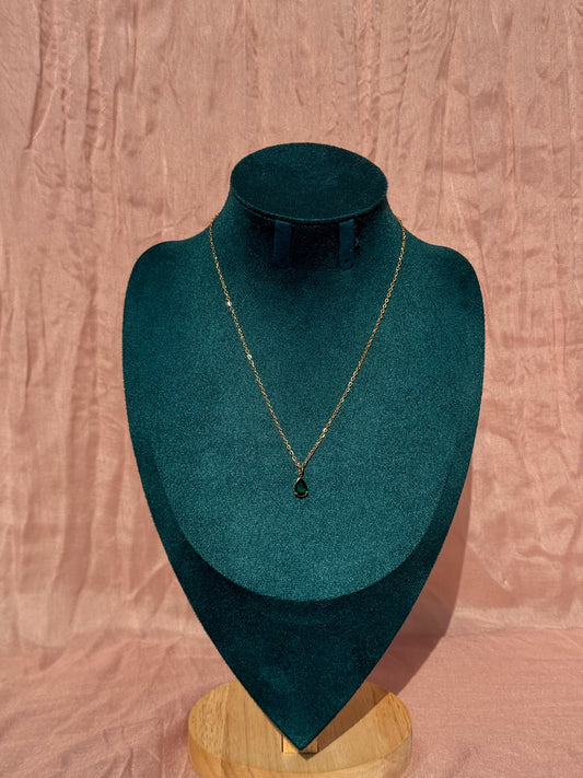 Colar Dourado Aço Inoxidável com Pingente Verde